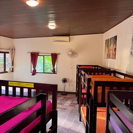 Solid Surf Camp Hostel Nicaragua Transito Eksteriør bilde